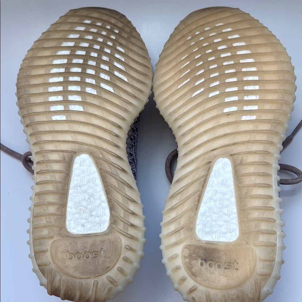 Addidas Yeezy Boost 350 V2 Ash Pearl size 7. - Picture 4 of 4